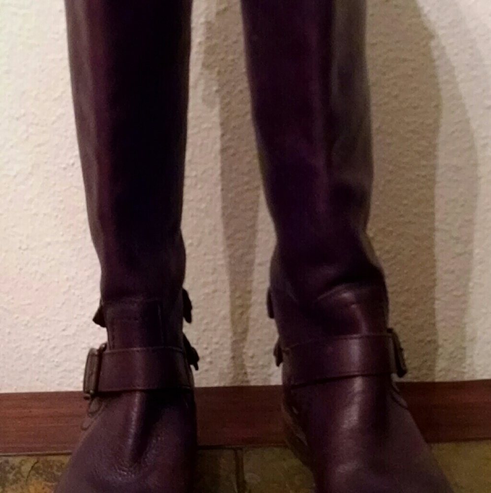 Arturo Chiang "Ella" Boots